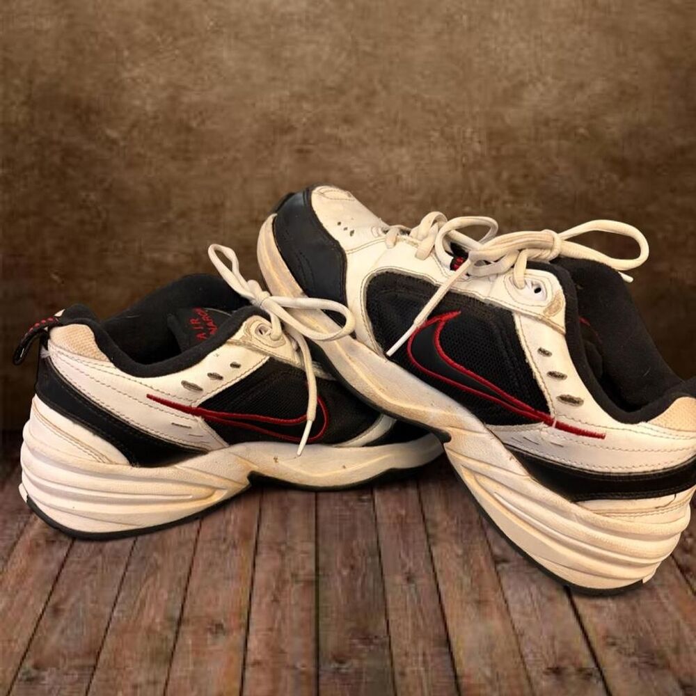 Nike Men's size 8.5 Black and White Multi Trainers/Sneakers